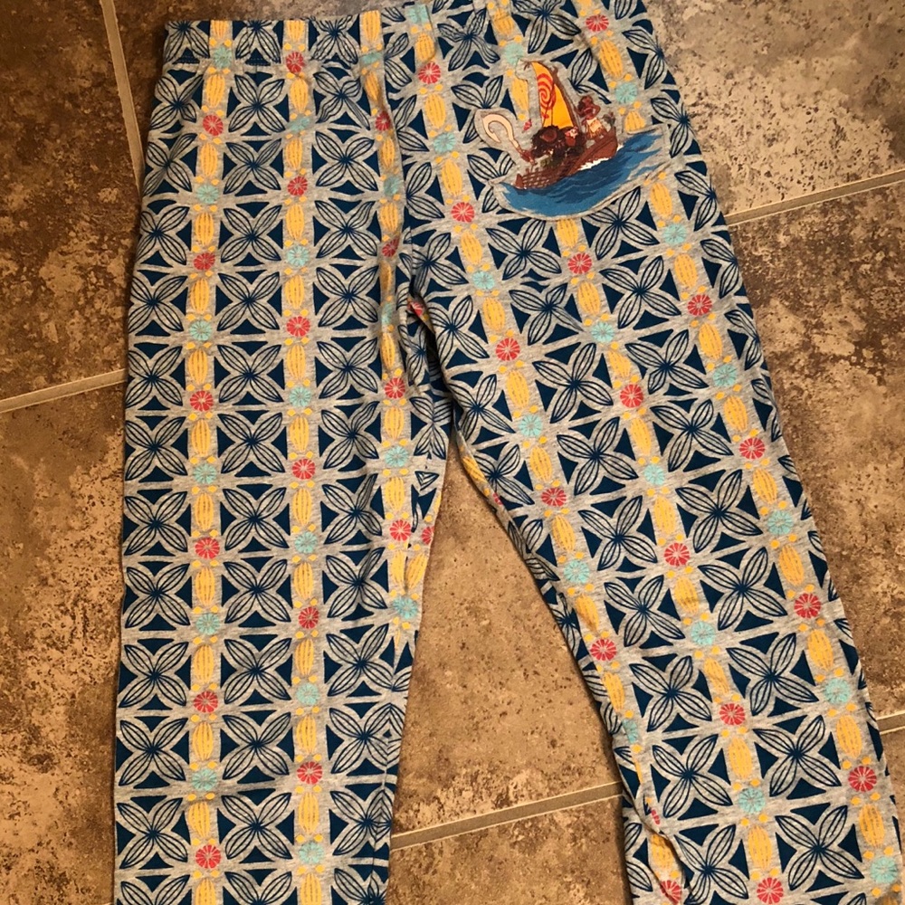 Brand new Disney girls Moana leggings size L